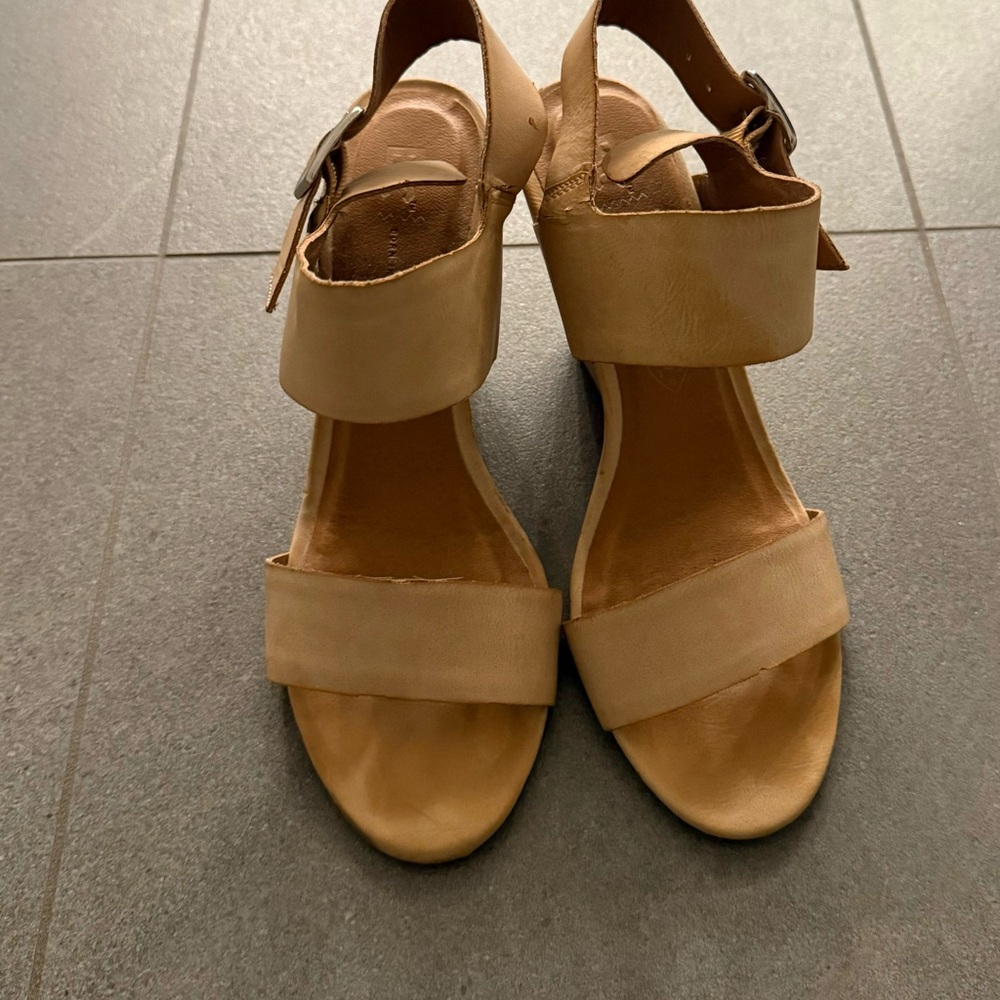 Tan sandals, vegan leather size 7.5